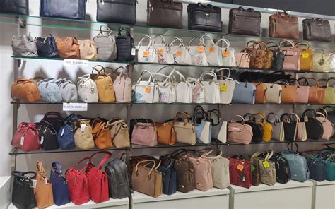purse stores near me